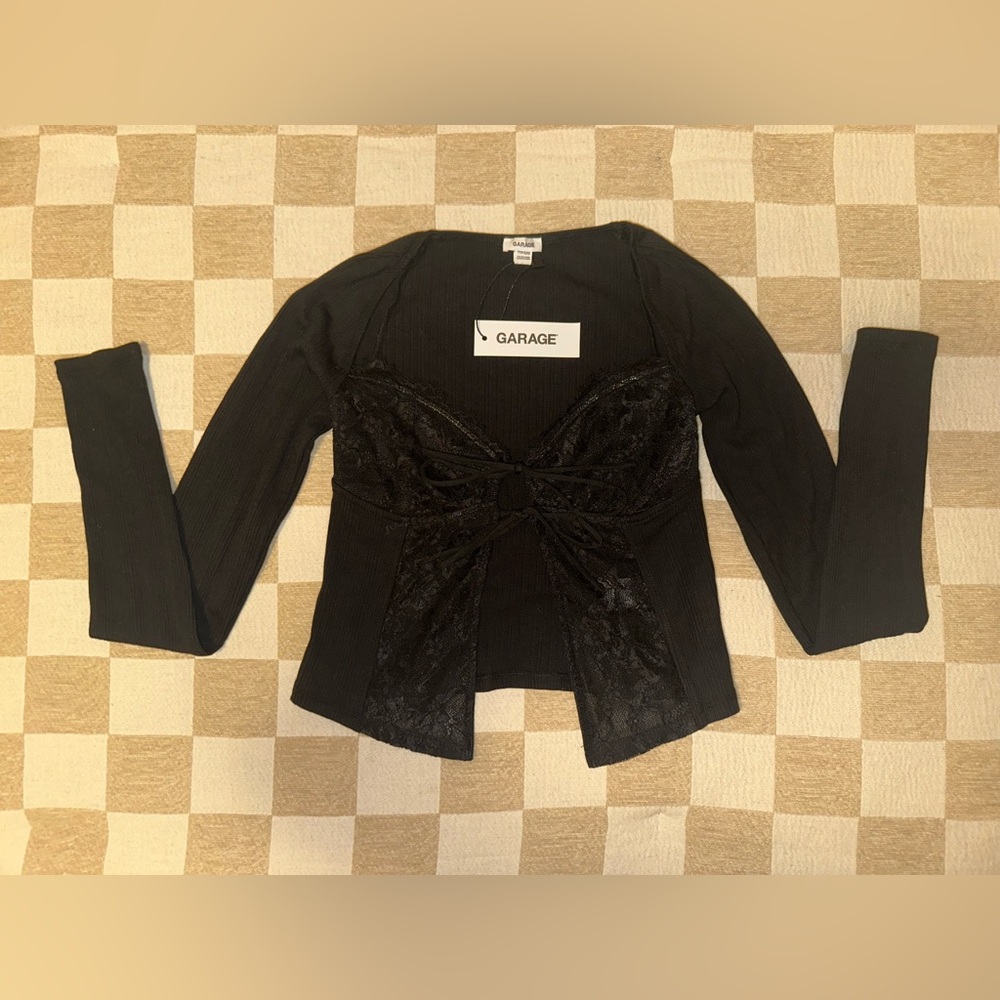 Garage Flyaway Lace Rib Top Black